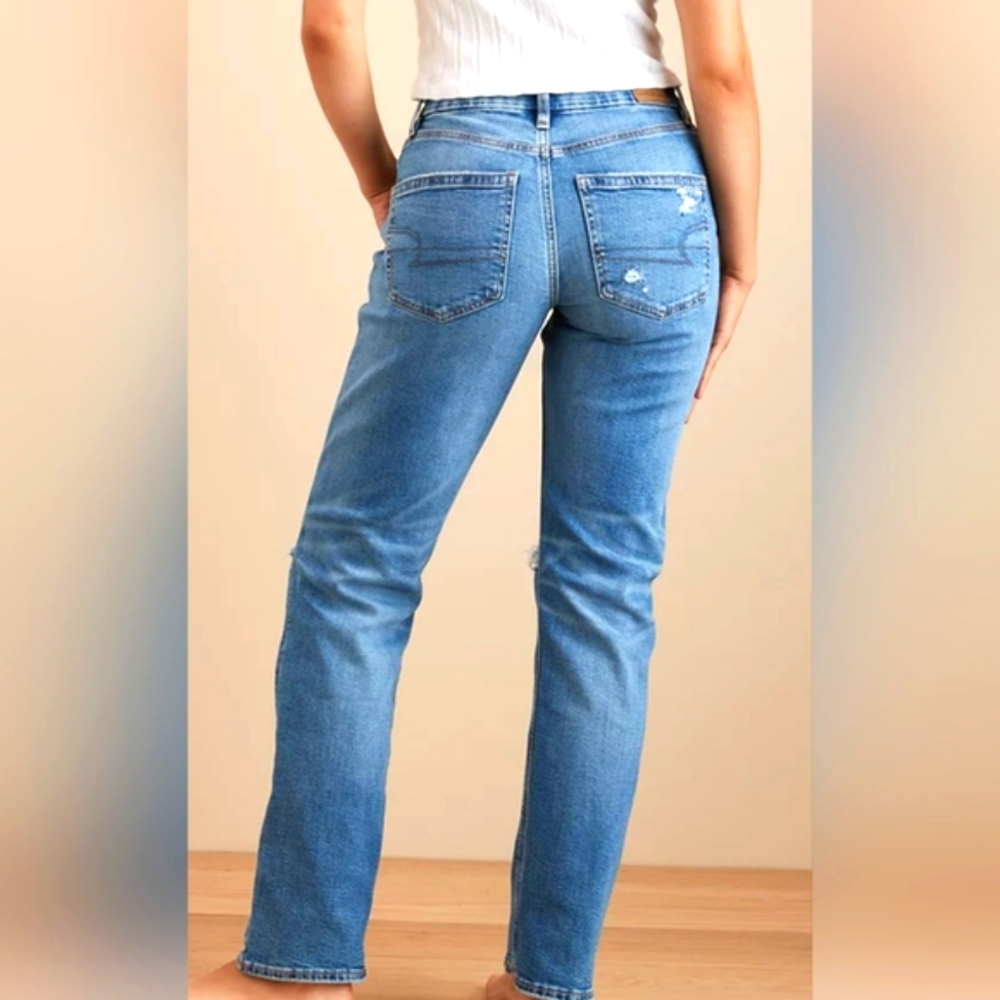 American Eagle Curvy Distressed Jeans - Picture 2 of 6